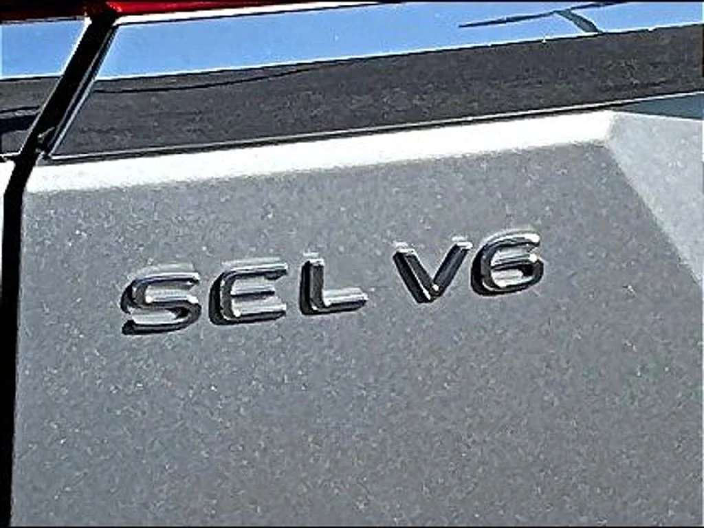 Used 2021 Silver Volkswagen SEL image 27