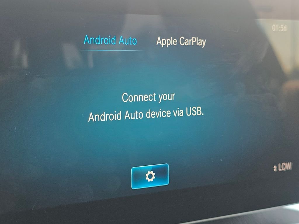 Used 2020 Graphite Gray Metallic Mercedes-Benz GLC 300 image 5