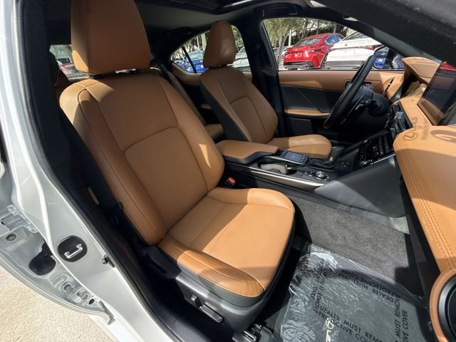 2024 Lexus IS 300 - Photo 26