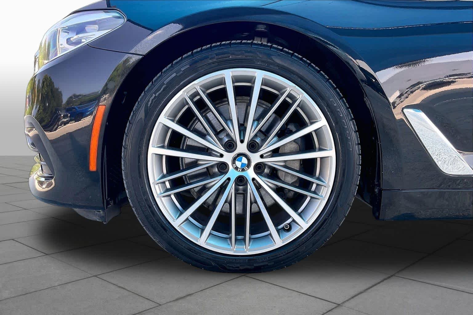 Used 2017 Jet Black BMW 530i image 10