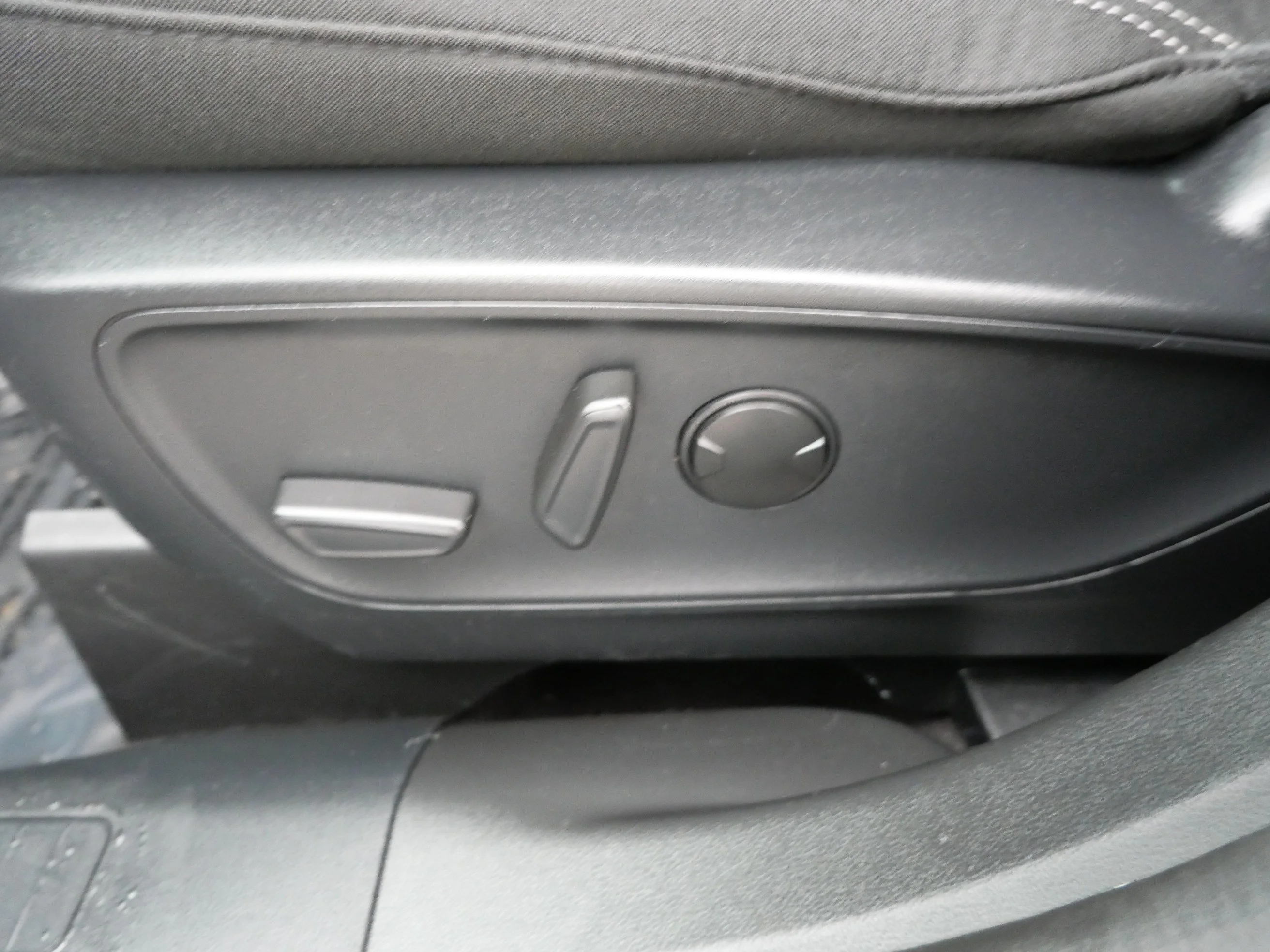 Certified Used 2024 Iconic Silver Metallic Ford Active image 19