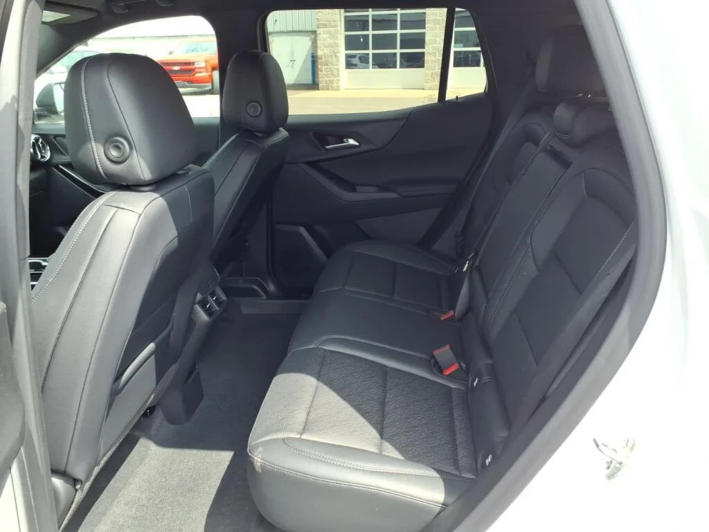 New 2026 Summit White Chevrolet FWD LT image 5