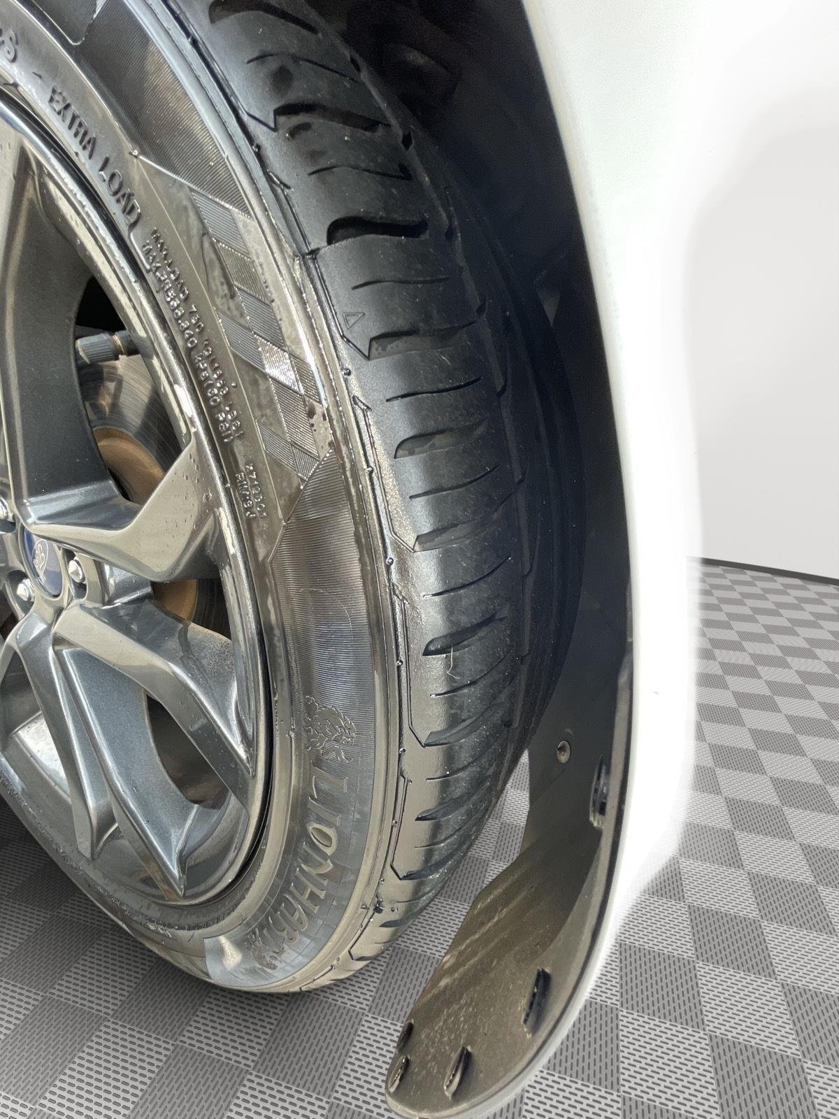 Used 2018 Oxford White Ford SE image 31