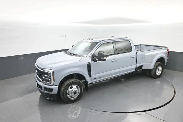 New 2026 Glacier Gray Metallic Tri-Coat Ford F-350® Platinum® image 27