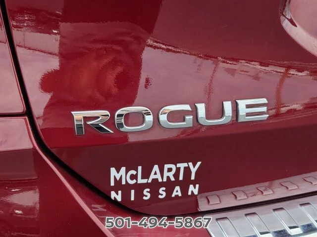 Used 2020 Red Nissan SL image 14