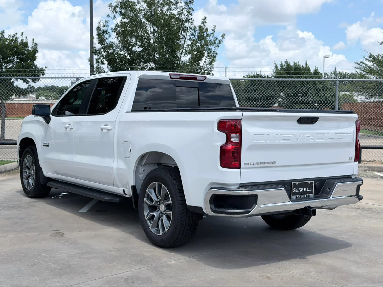 Used 2025 Summit White Chevrolet LT image 7