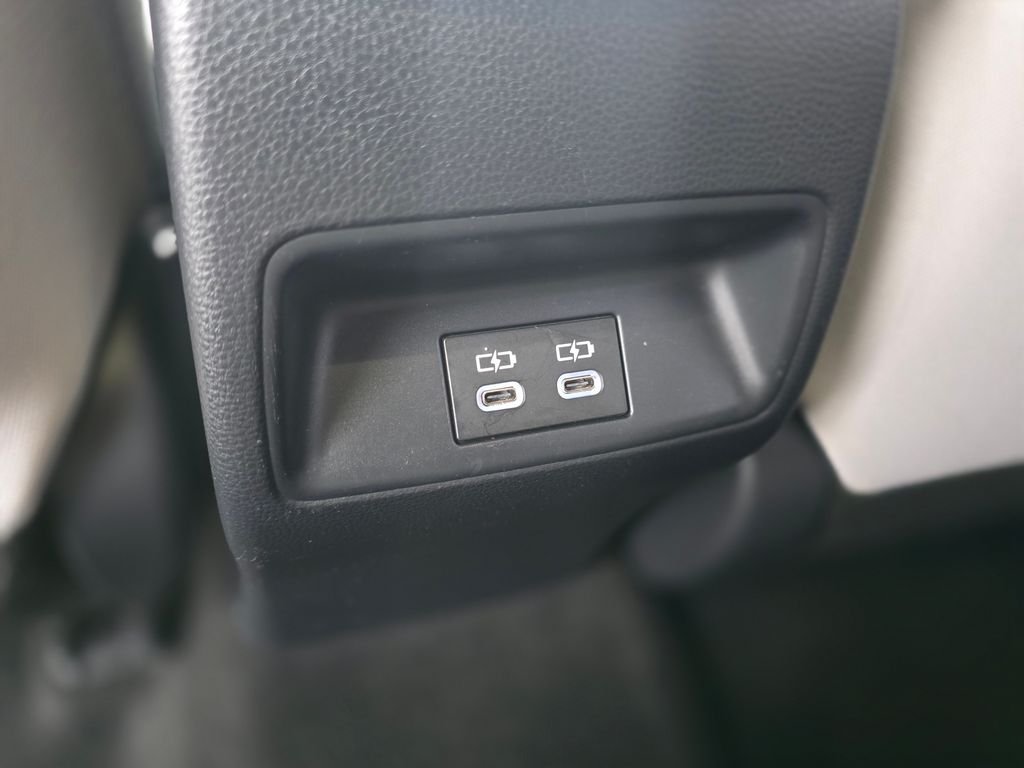 2023 Toyota Corolla LE - Photo 17