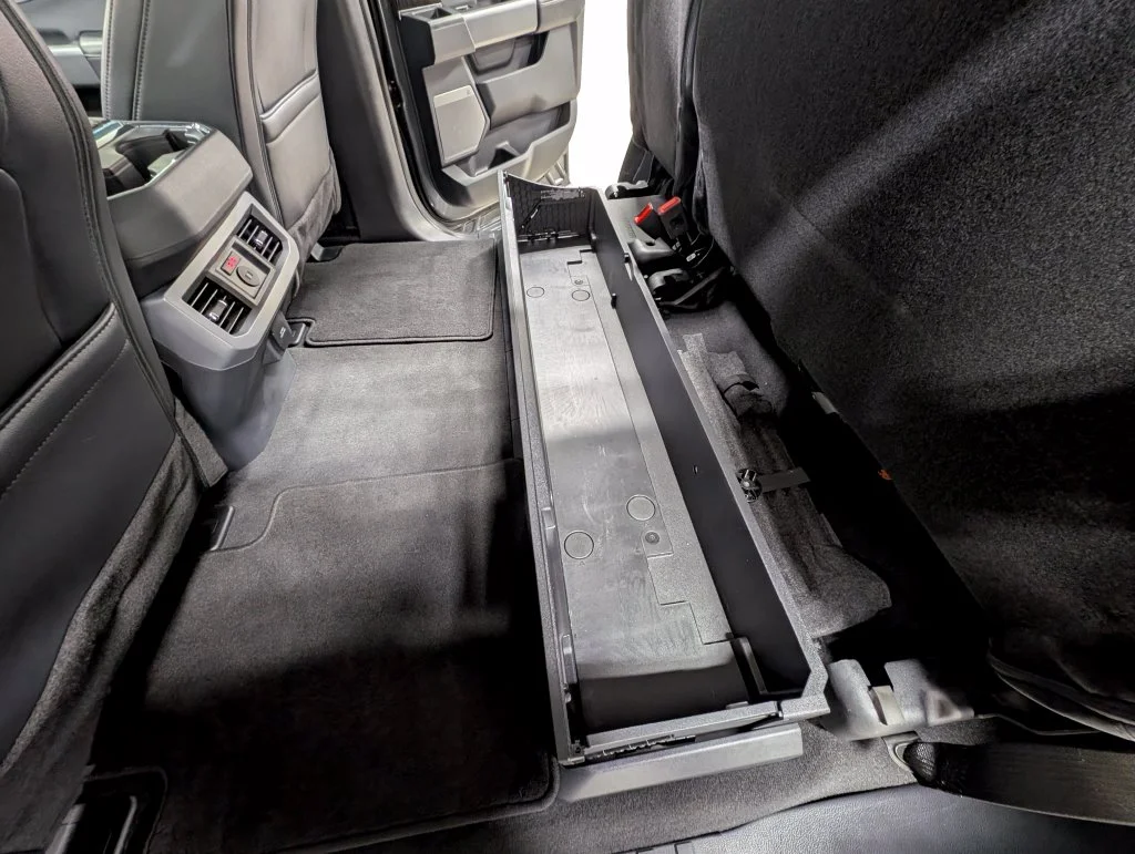 Certified Used 2025 Carbonized Gray Metallic Ford Lariat image 23