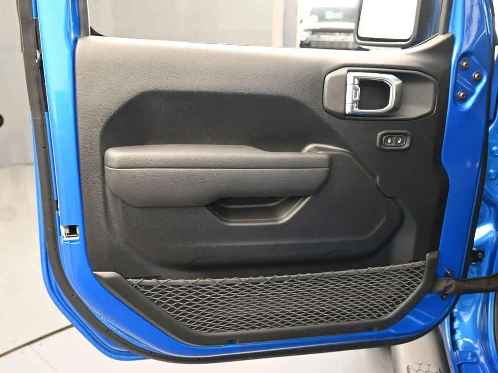 New 2026 Hydro Blue Pearl-Coat Exterior Paint Jeep Sport image 24