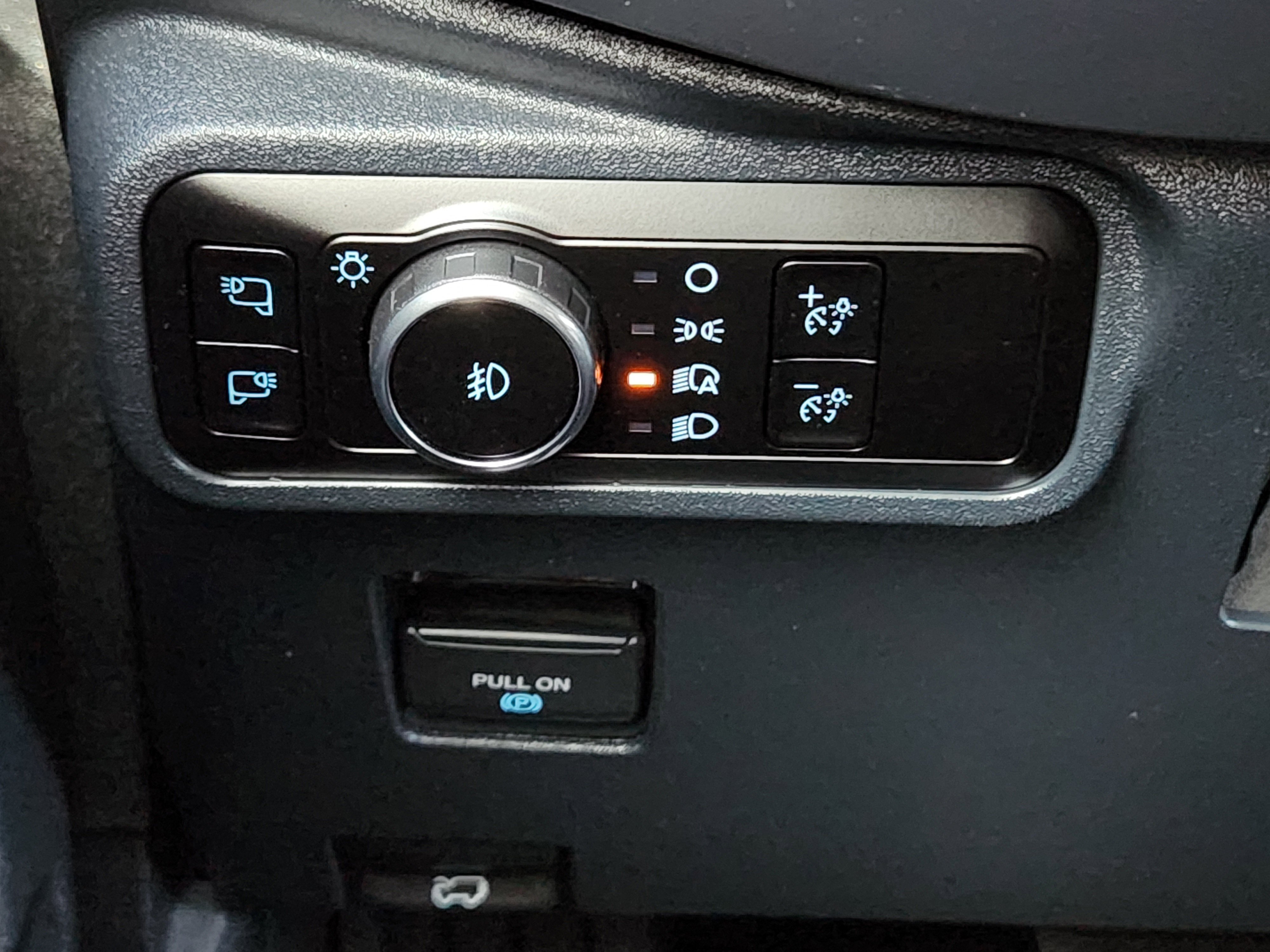 Used 2025 Desert Sand Ford Badlands image 24