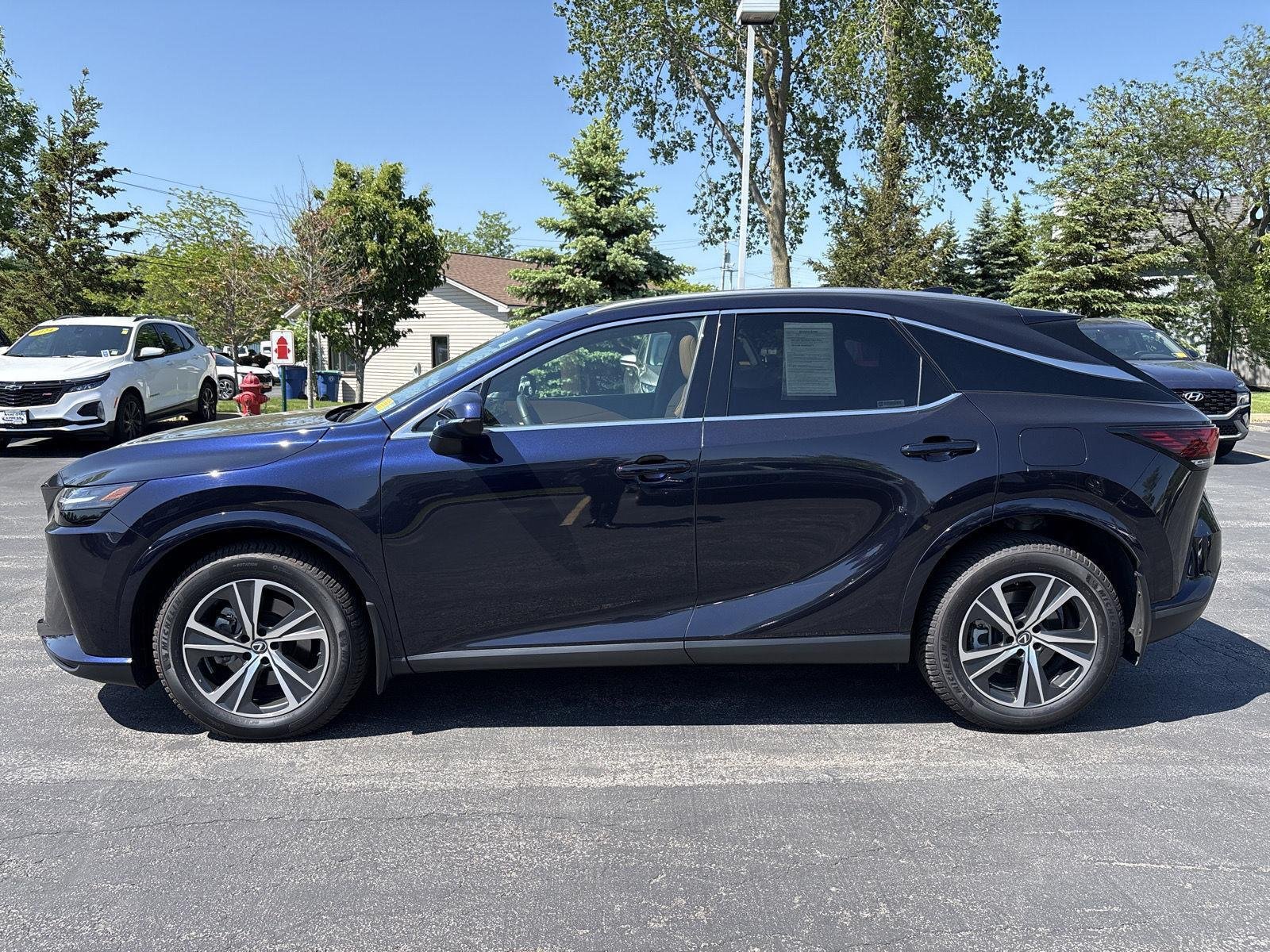 Used 2025 Nightfall Mica Lexus Premium image 5
