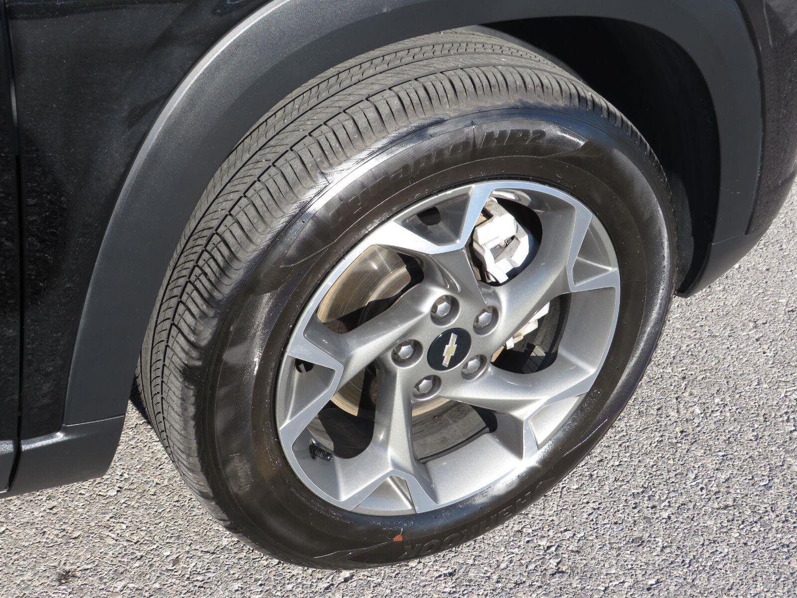 Used 2024 MOSAIC BLACK METALLIC CHEVROLET TRUCK  image 10