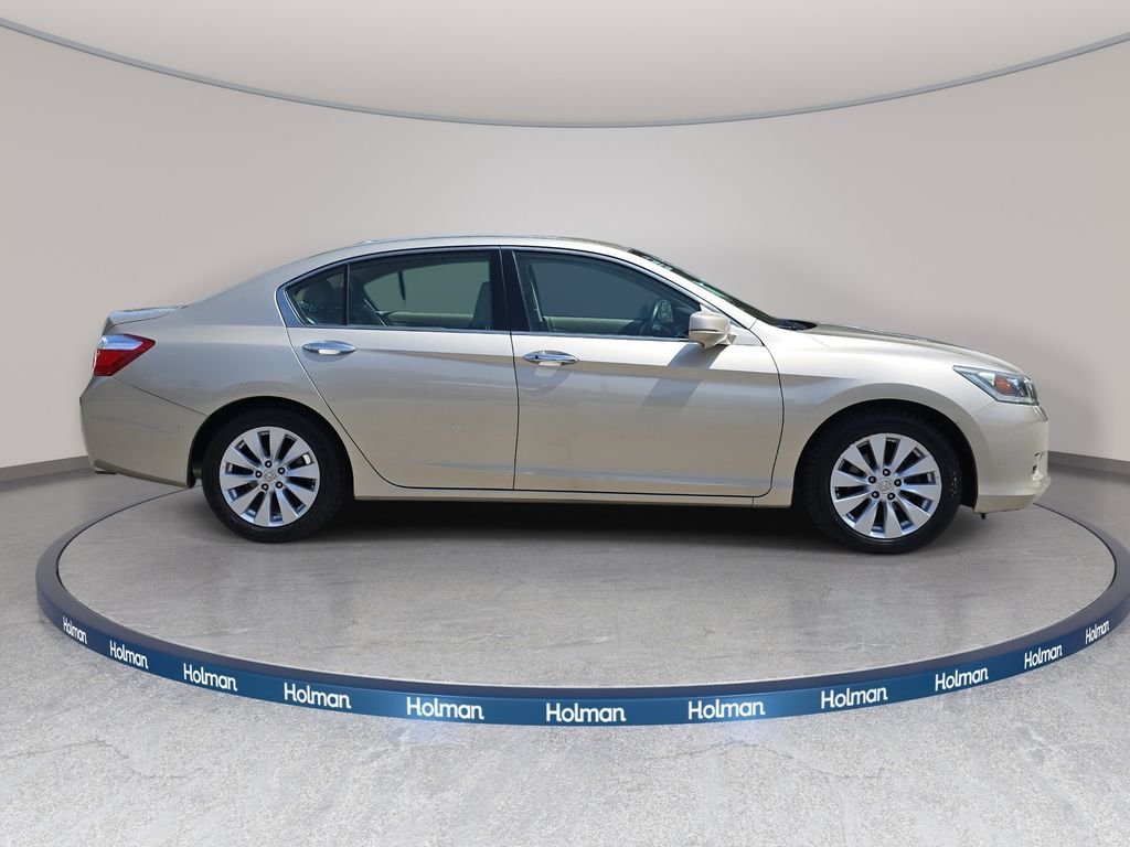 Used 2015  Honda EX-L image 5
