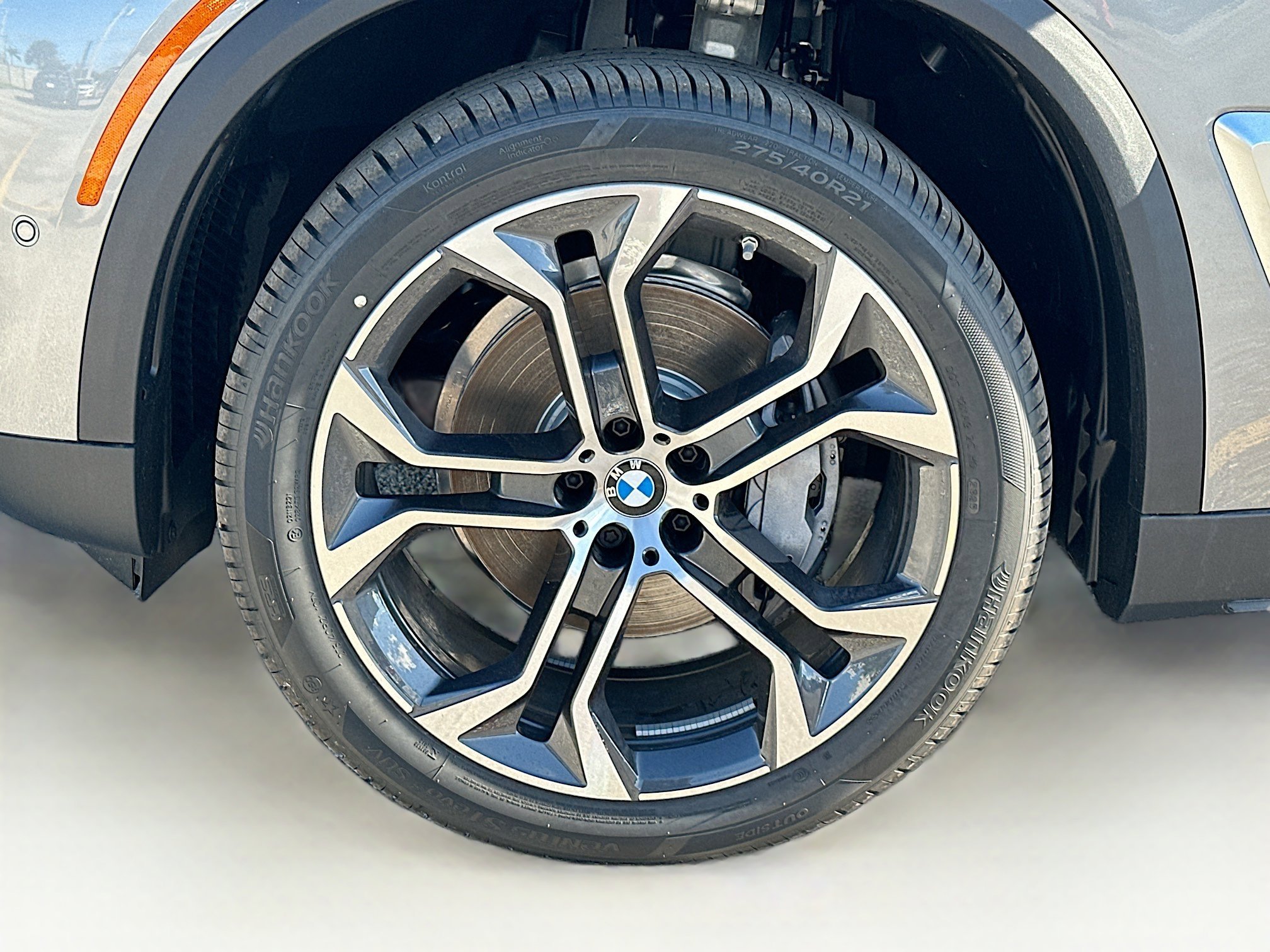 New 2026 Skyscraper Grey Metallic BMW sDrive40i image 26