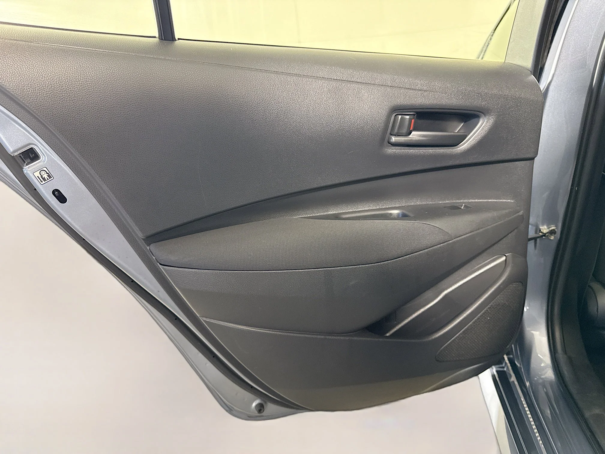Used 2022 Celestite Toyota LE image 21