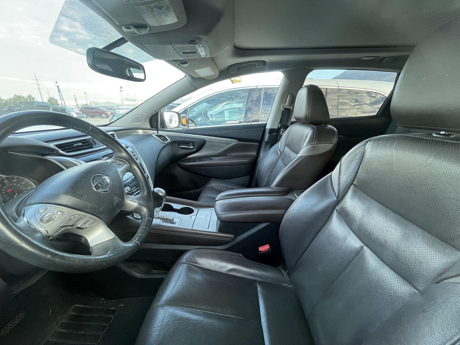Used 2015 Pearl White Nissan Platinum image 7