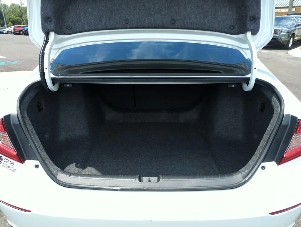 Used 2018  Honda Sport image 29