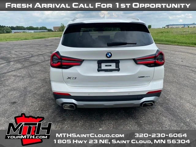 Used 2024 White BMW xDrive30i image 7