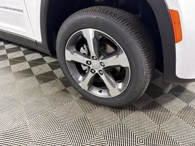 New 2026 White Jeep  image 2