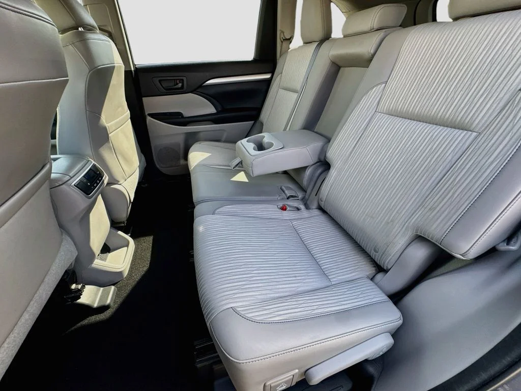 Used 2015 Gray Toyota LE Plus V6 image 27