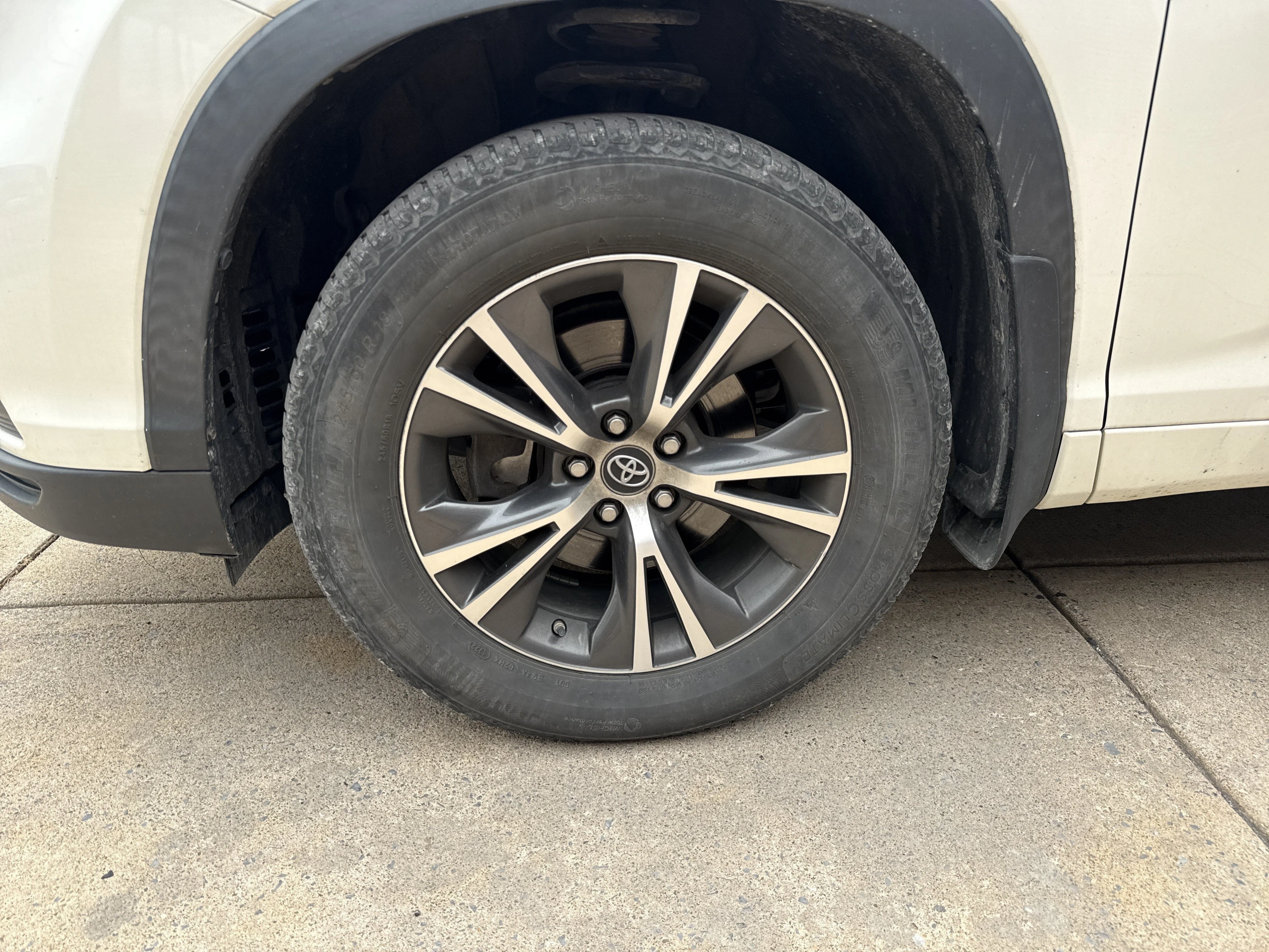 Used 2016 Blizzard Pearl Toyota XLE image 7