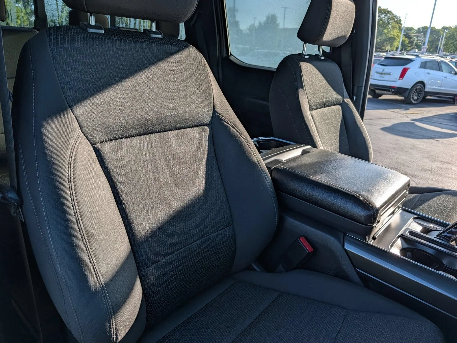 Used 2022 Silver Ford XLT image 28