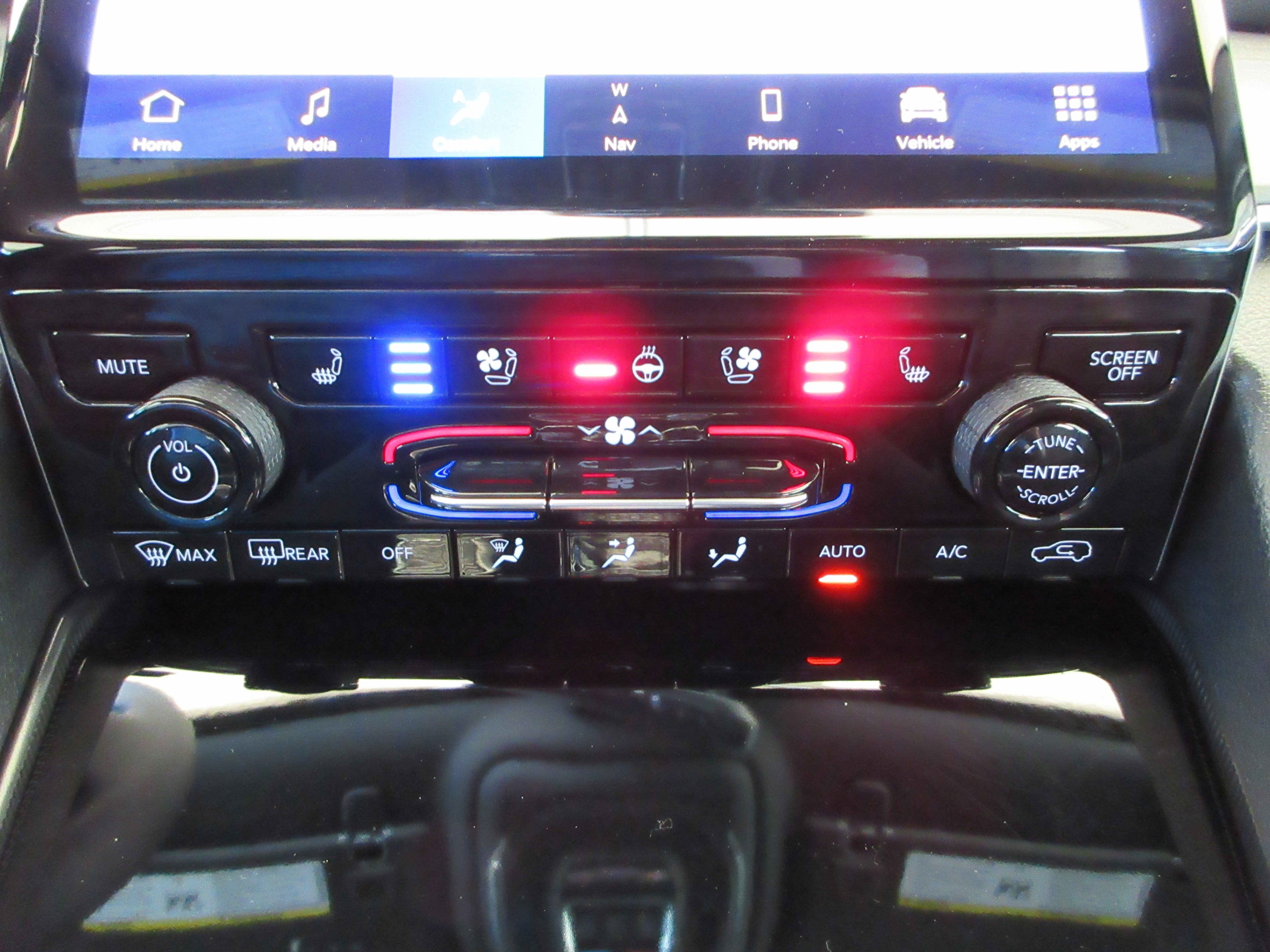 Used 2024 Velvet Red Pearlcoat Jeep Limited image 47