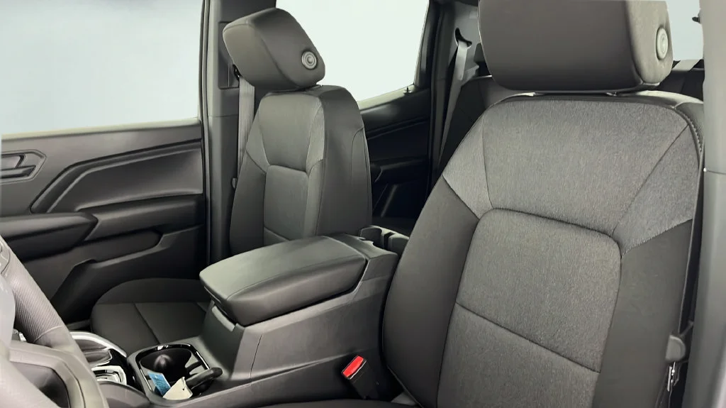 New 2026 Summit White Chevrolet Trail Boss image 31