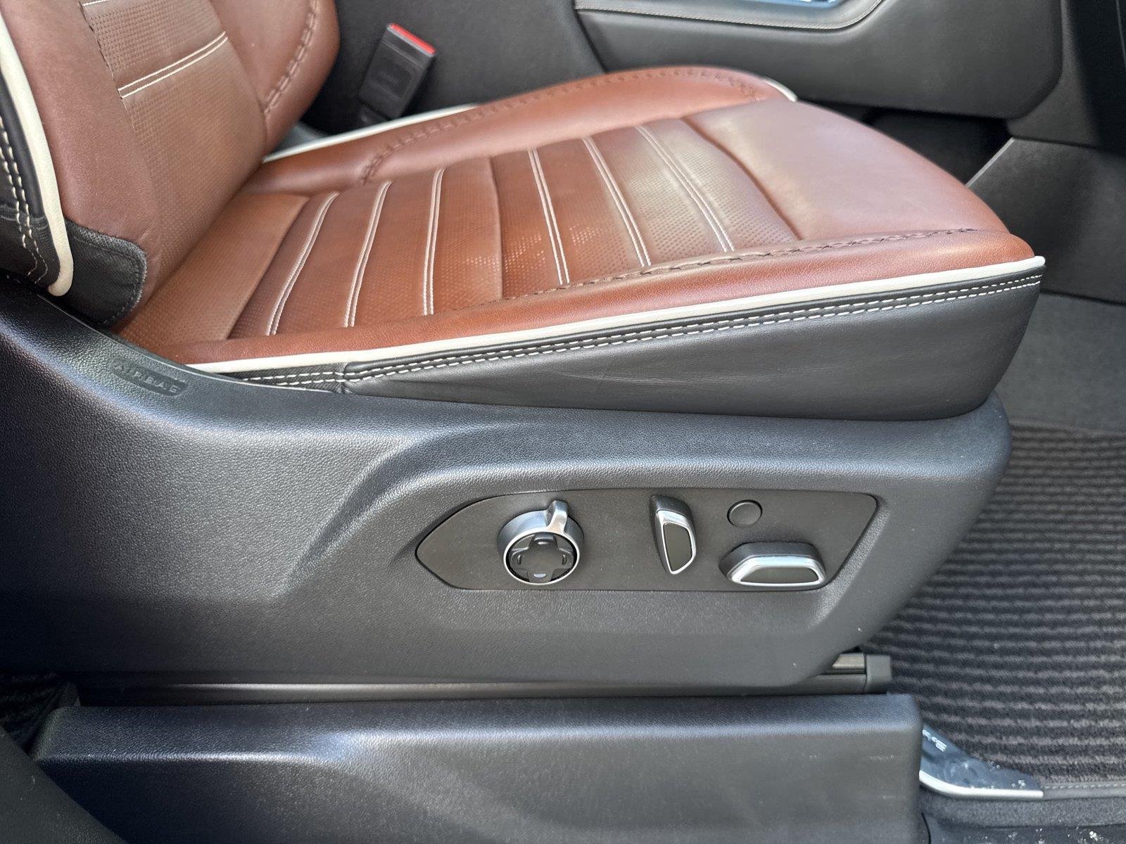 Used 2023 STERLING METALLIC GMC Denali Ultimate image 37