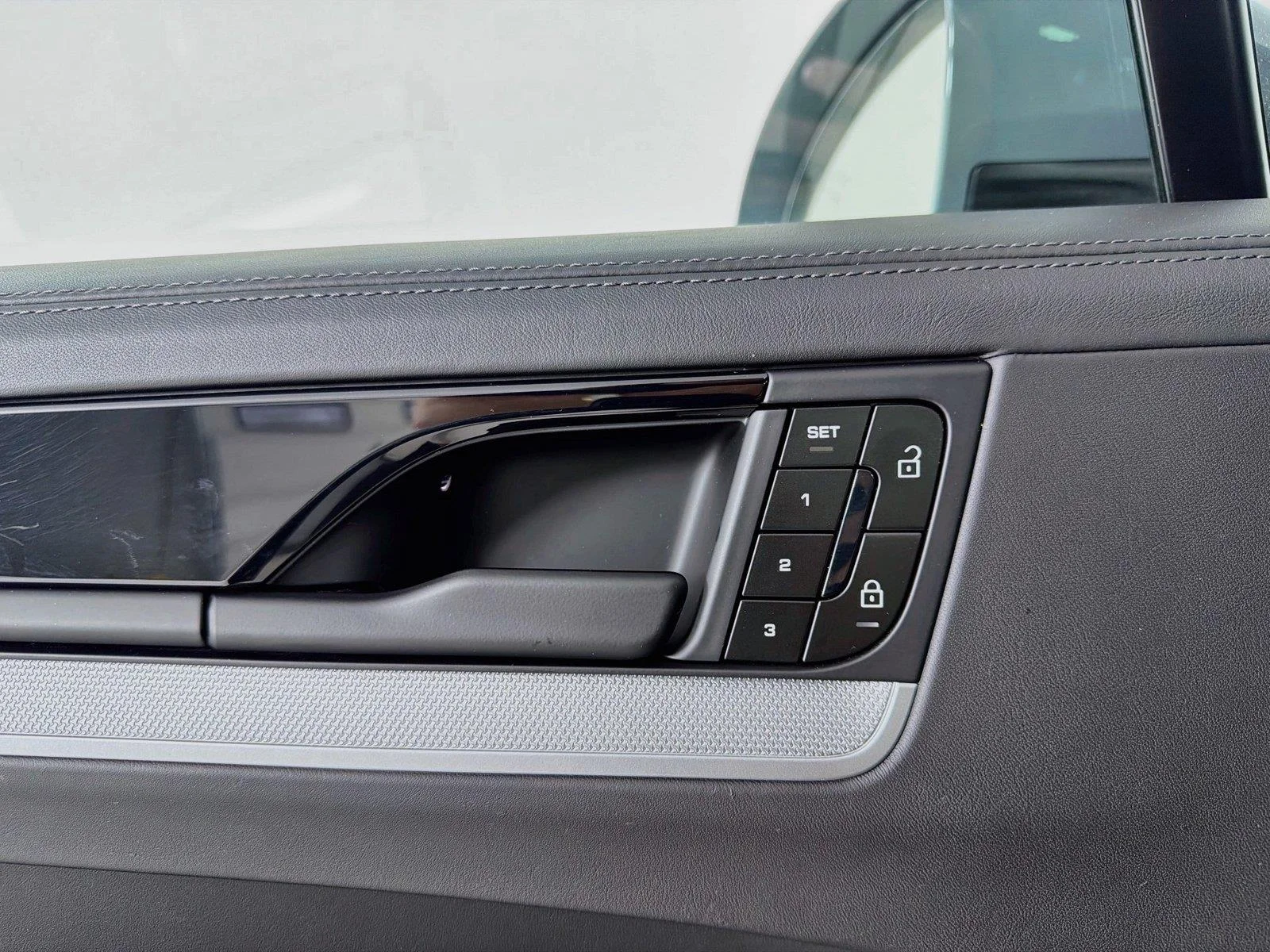 Used 2024 Arctic Grey Porsche S image 8