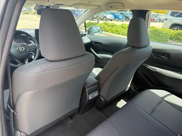 Certified Used 2025 CLASSIC SILVER METALLIC Toyota LE image 27