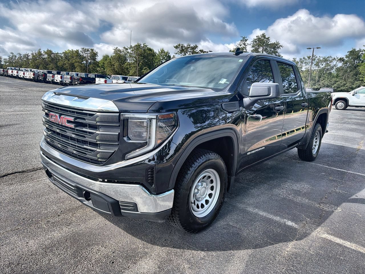 Used 2024 Onyx Black GMC Pro image 4