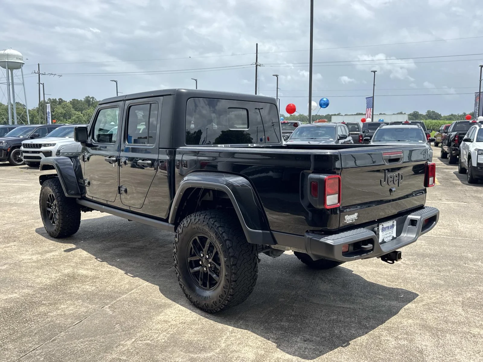 Used 2022 Black Jeep Sport S image 5