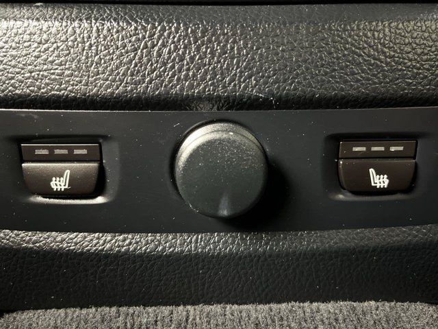 Used 2018  BMW CS image 12