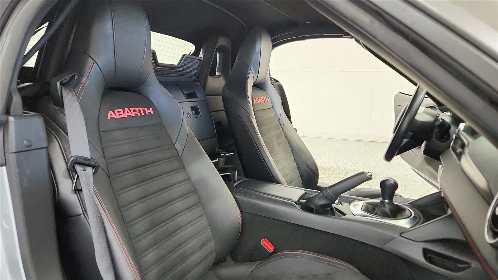 2020 FIAT 124 Spider Abarth - Photo 32