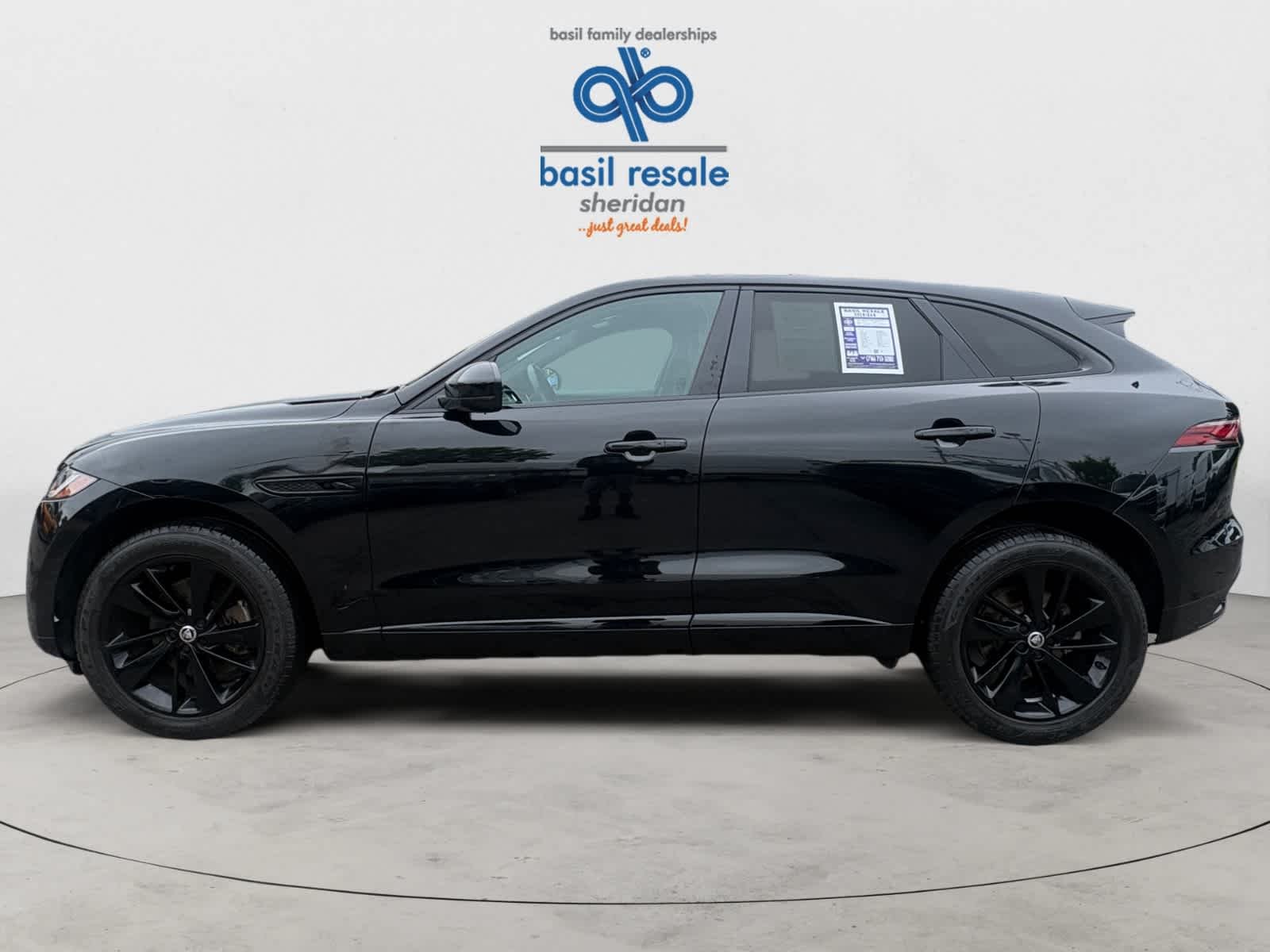 Used 2024 Santorini Black Metallic Jaguar R-Dynamic S image 3