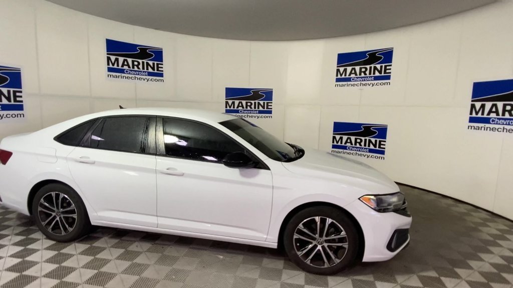 Used 2023 White Volkswagen 1.5T Sport image 3