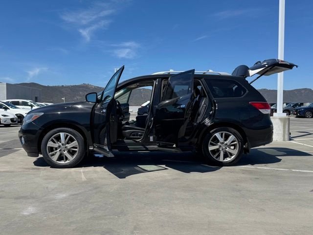 Used 2016 Magnetic Black Nissan Platinum image 30