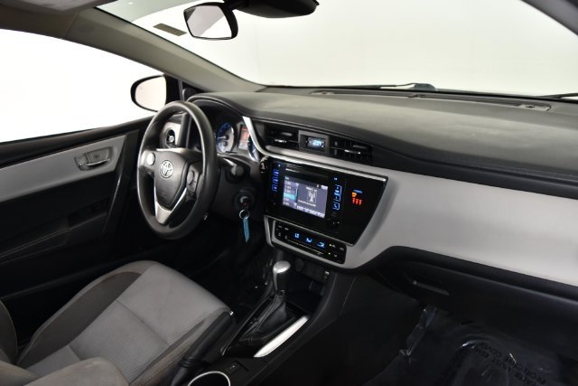 2019 Toyota Corolla LE - Photo 32