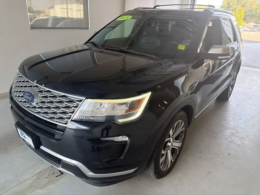 Used 2019 Black Metallic Ford Platinum image 4