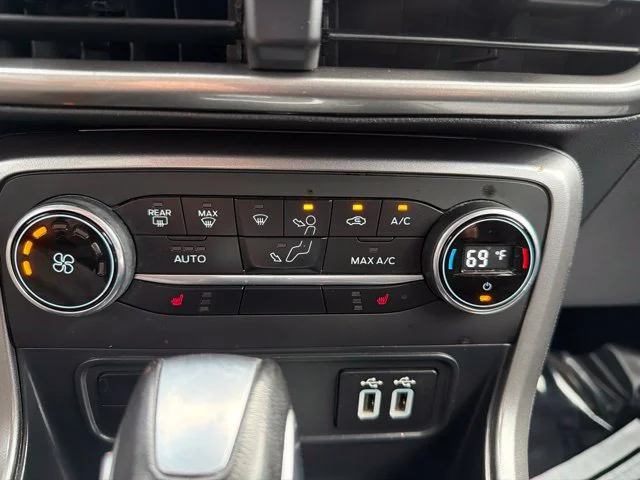 Used 2021 Black Ford SE image 20