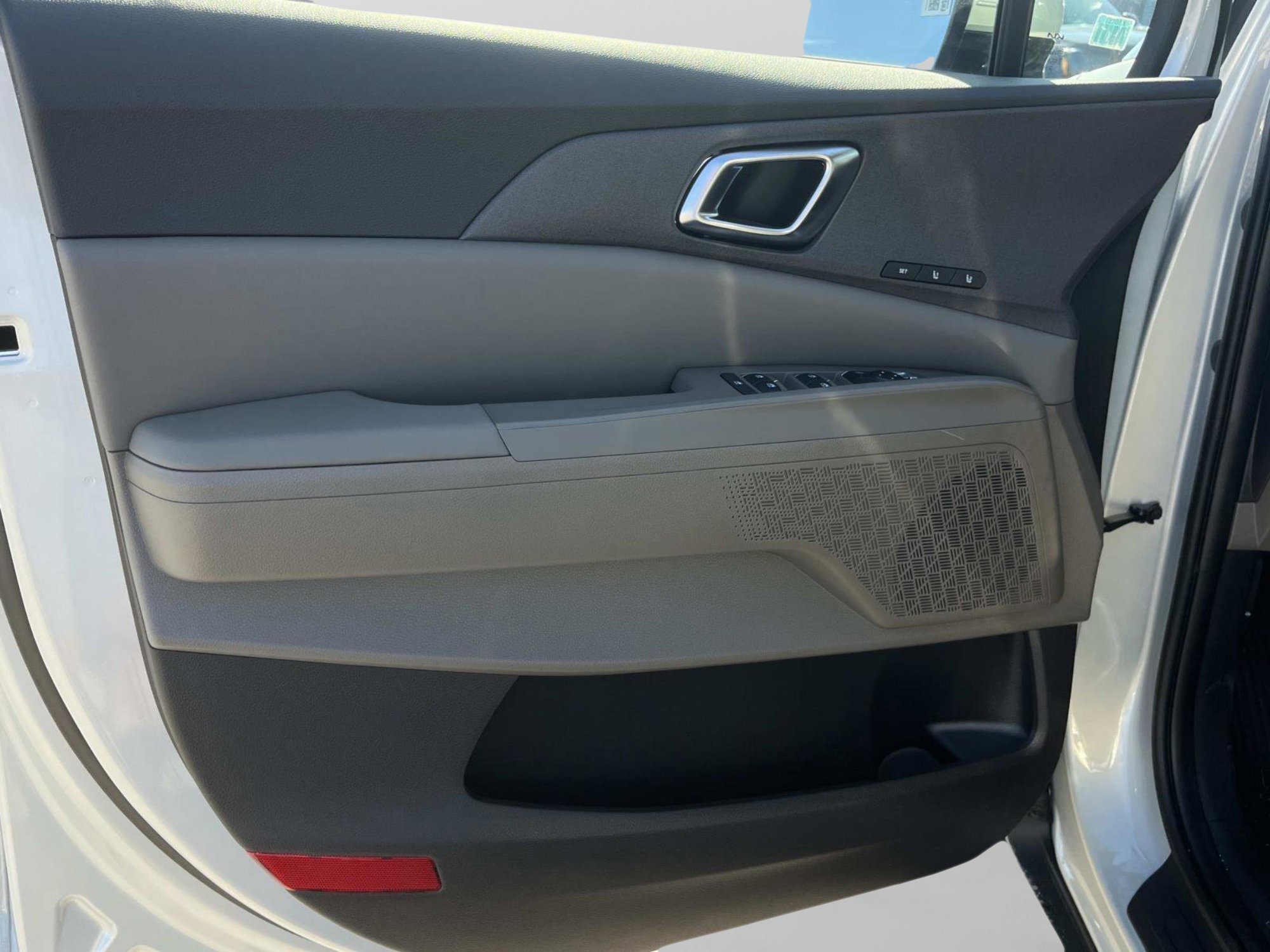 New 2026 Ivory Silver Kia EX image 25