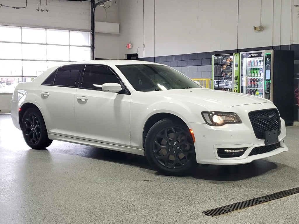 2022 Chrysler 300 Touring L
