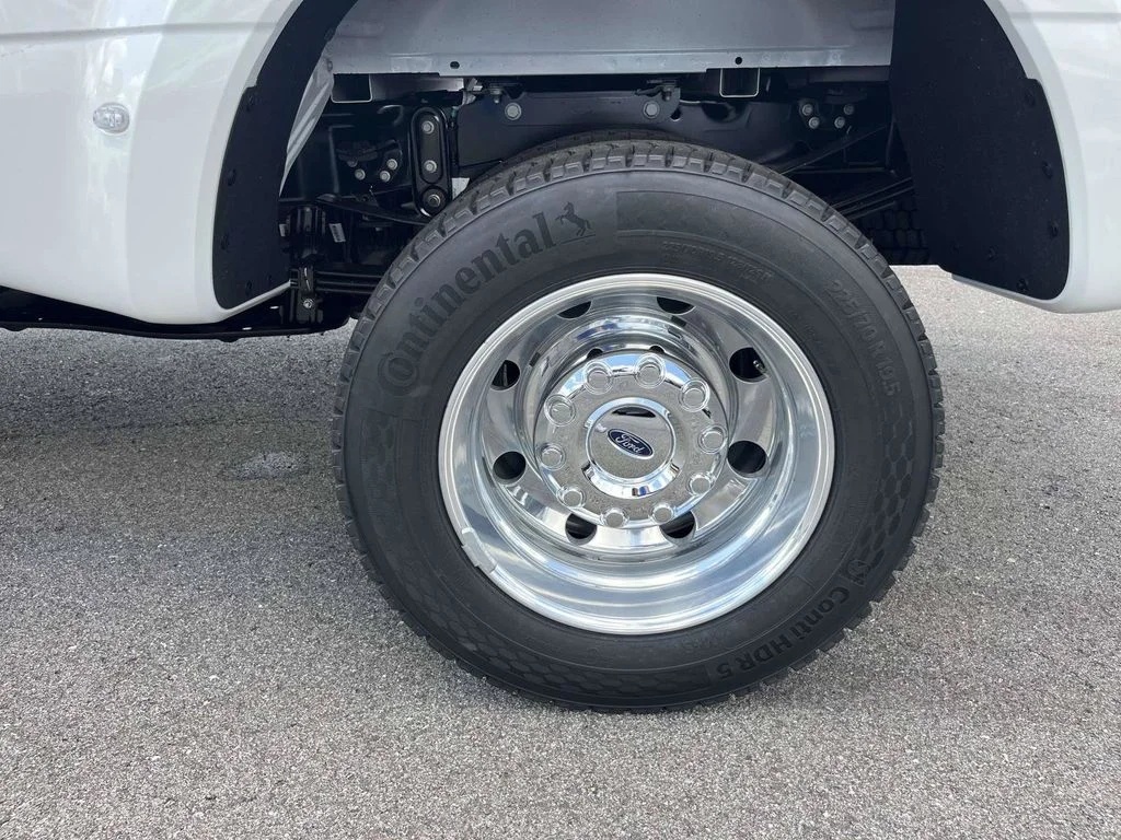 New 2026 White Ford Platinum image 7