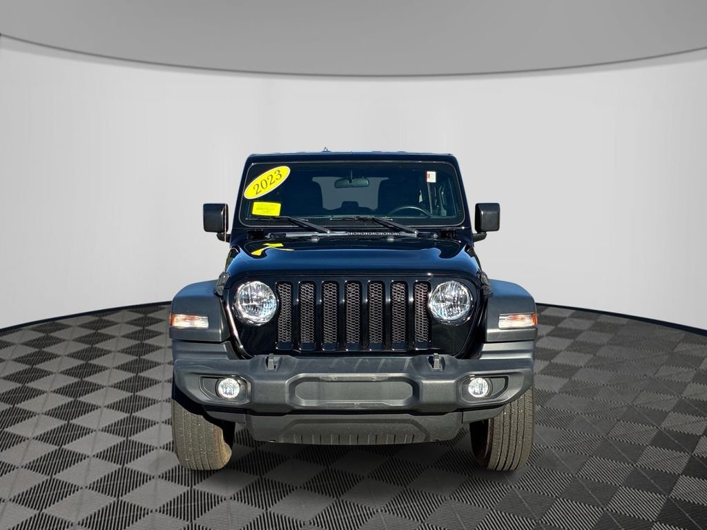 Used 2023 Black Jeep Sport S image 2