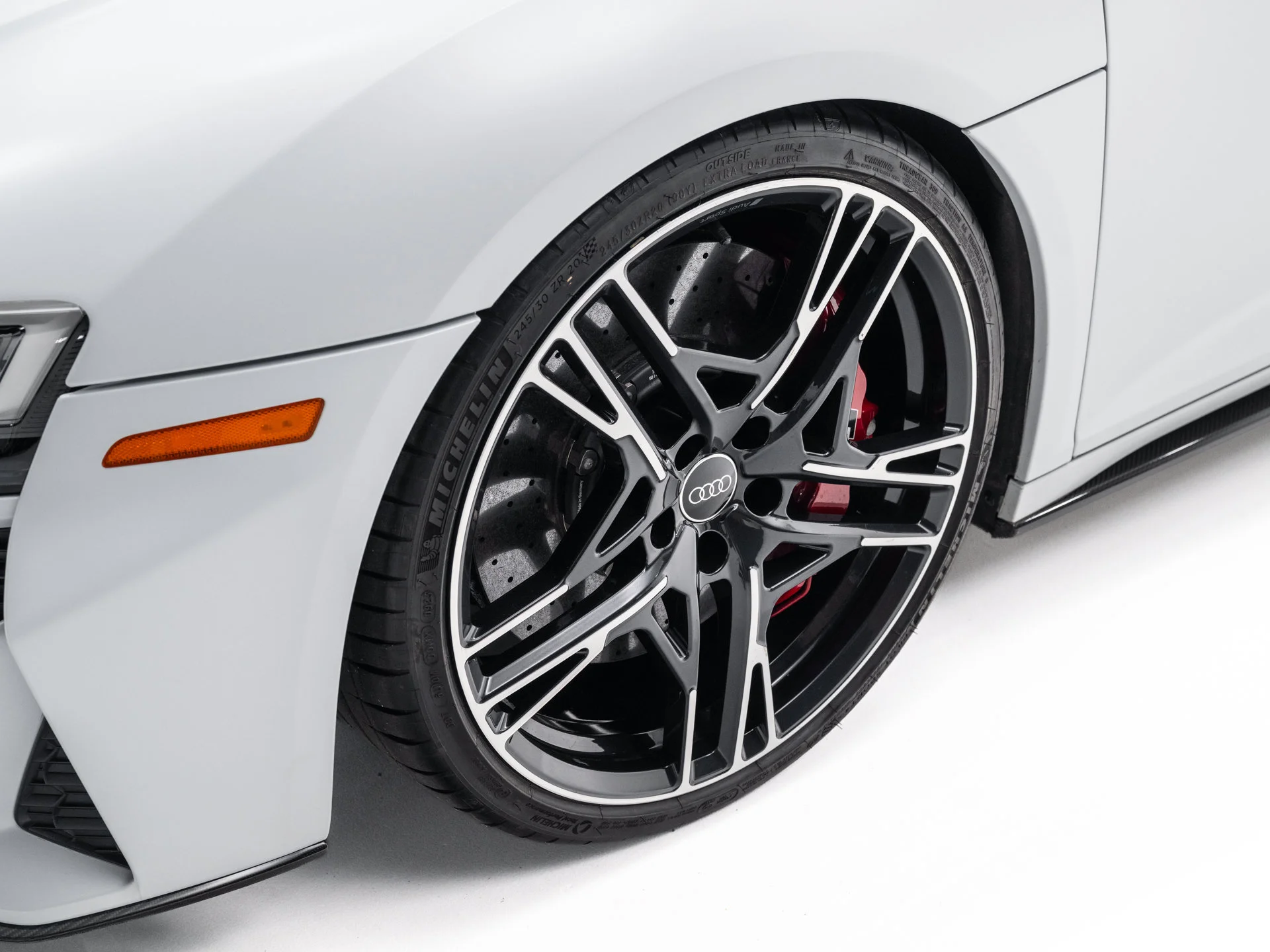 Used 2023 Suzuka Gray Metallic Audi V10 performance image 16