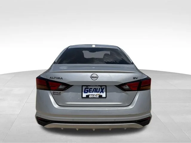 Used 2024 Silver Nissan 2.5 SV image 11