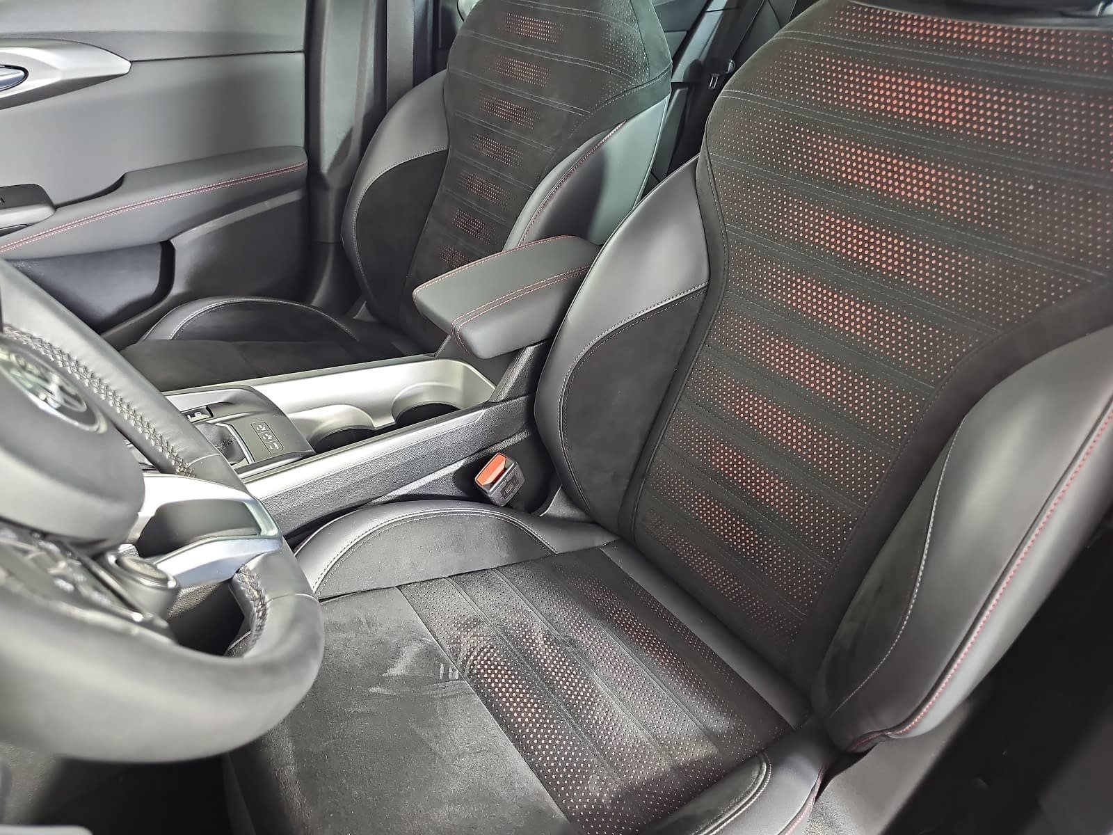Used 2024 Red Alfa Romeo Veloce image 15