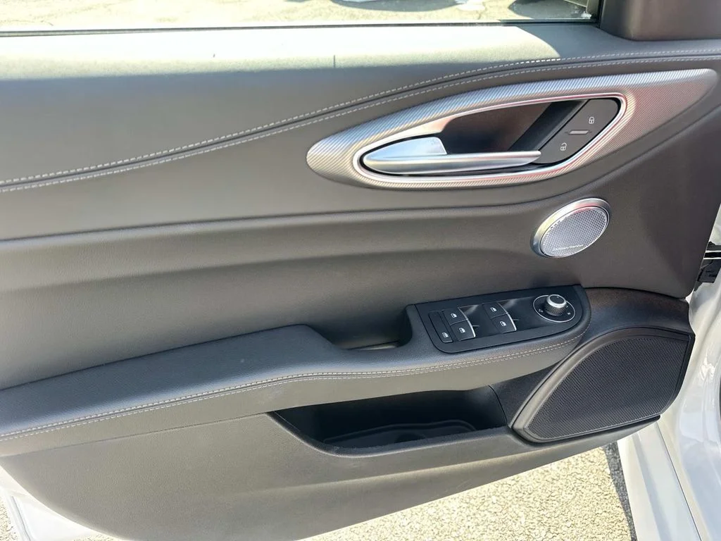 2026 Alfa Romeo Giulia Base - Photo 13