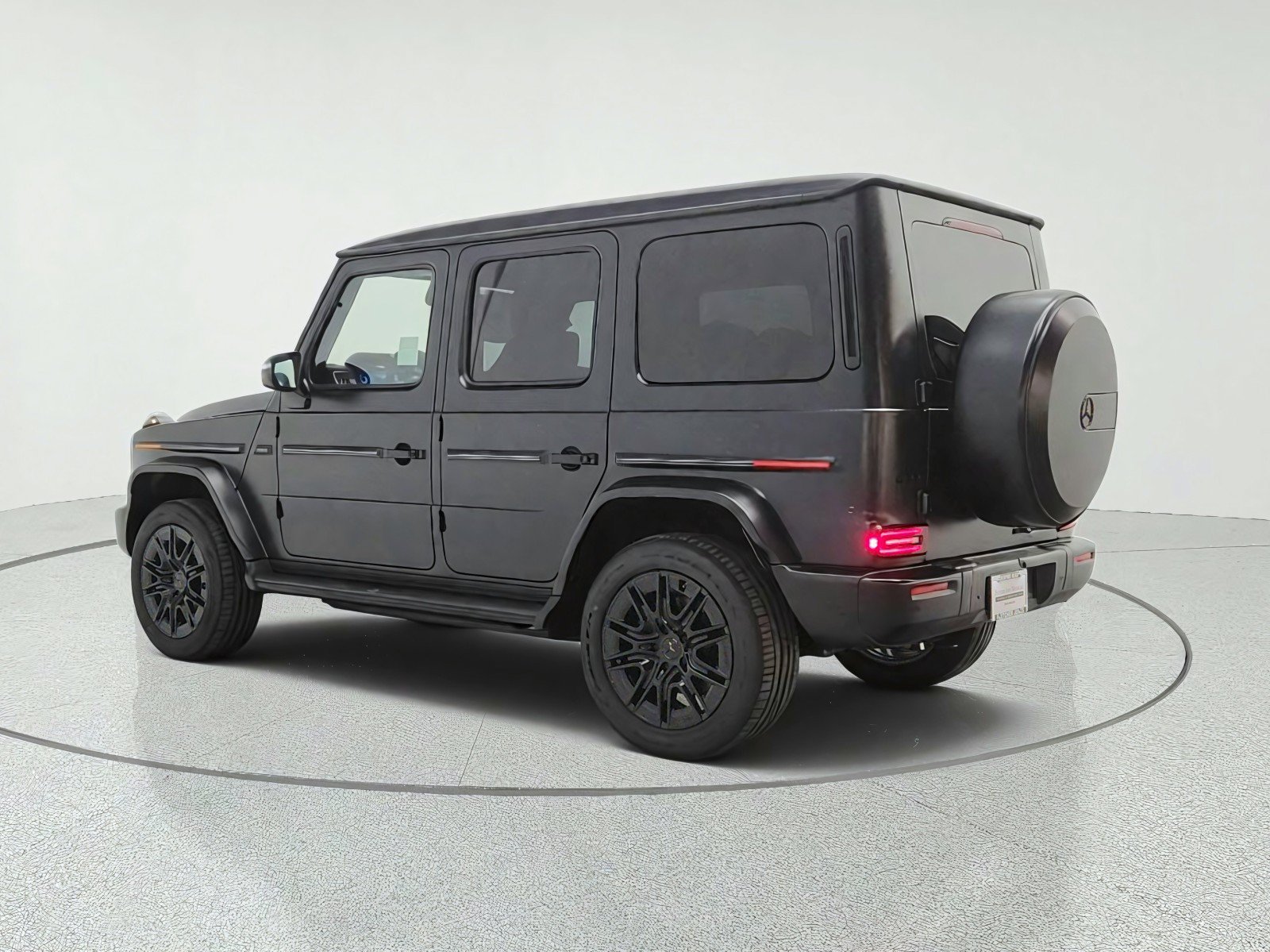 New 2027 MANUFAKTUR Night Black Magno Mercedes-Benz G 580e SUV image 28